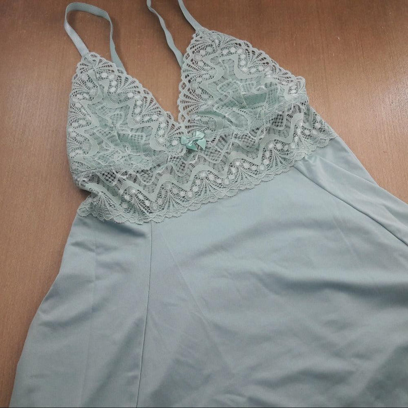 Camisola Rodada com Detalhes em Renda